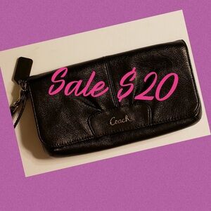 Unique Coach Wristlet